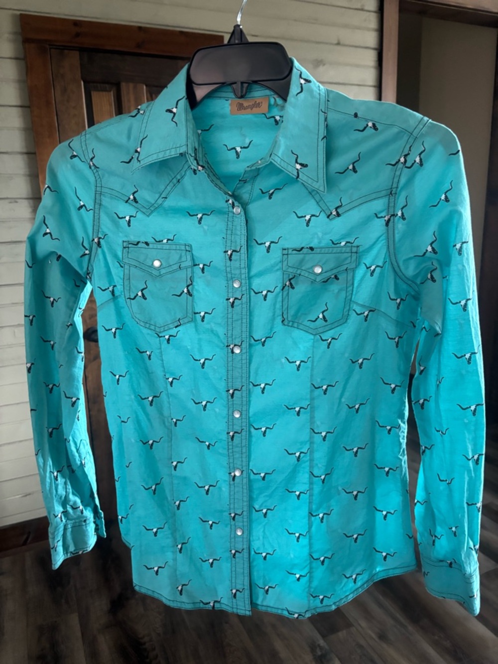 Wrangler Turquoise Long Sleeve Button-Down Shirt with Longhorn Print